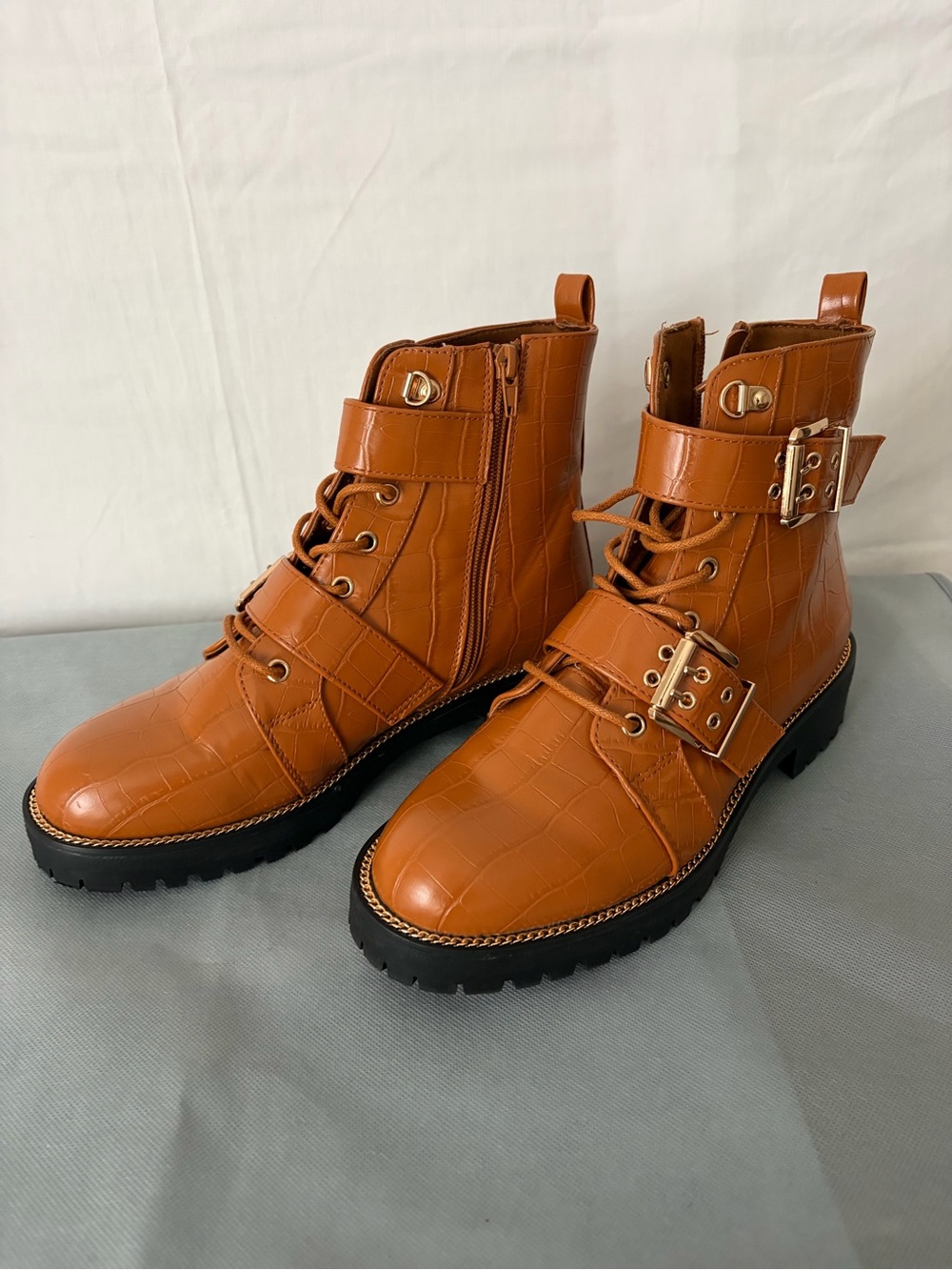 ASOS Design Brown Croc Embossed Combat Ankle Boots Buckle women’s size 7(B219)